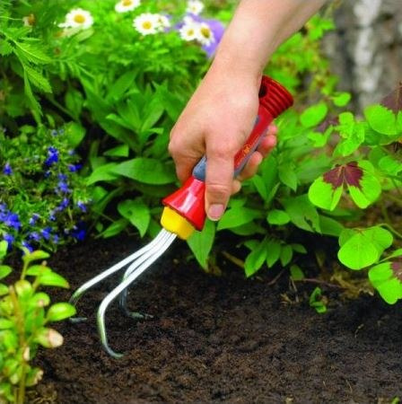 Spulchniacz napowietrza i spulchnia ziemię Wolf Garten